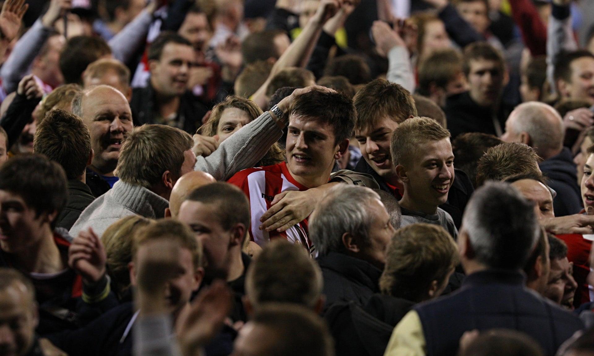 [NBA]洛佩斯手递手传球 利拉德不讲理三分命中.